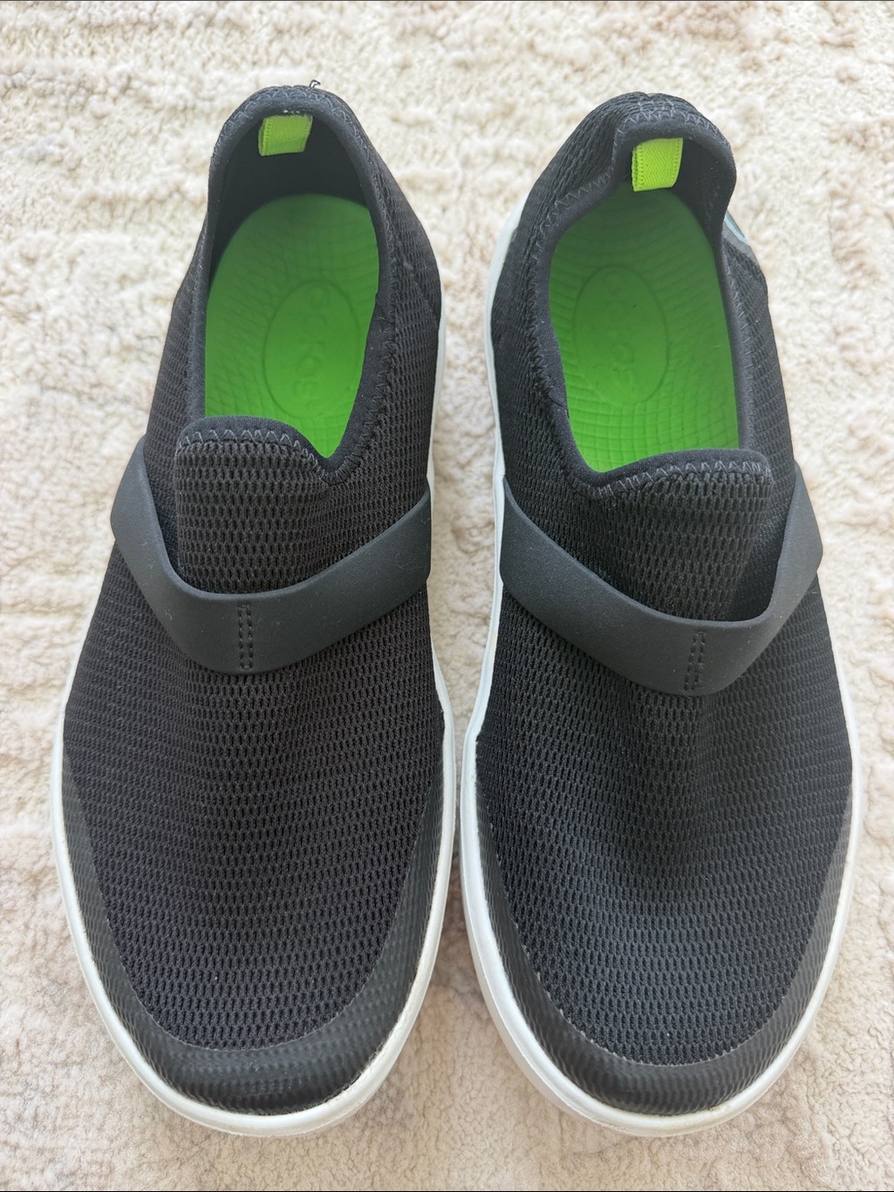 OOFOS Women Slip-On Athletic Shoes in Black with Green Insole